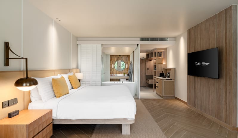 SAii Laguna Phuket Club Ocean Front King Bed Layout